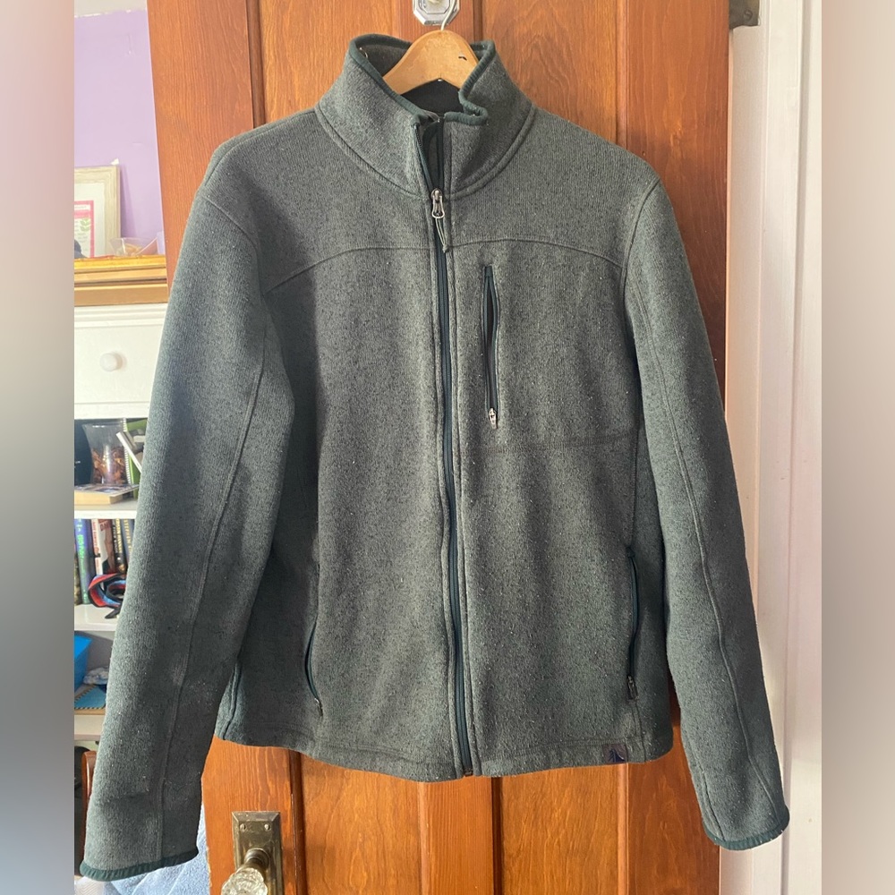 L.L. Bean zip up fleece. Men’s Large.